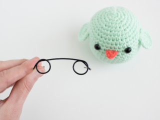 Chick Michaels Crochet Glasses 01