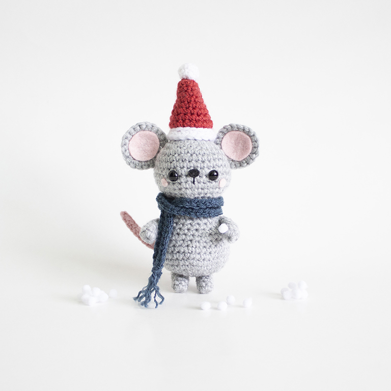 crochet christmas mouse hero