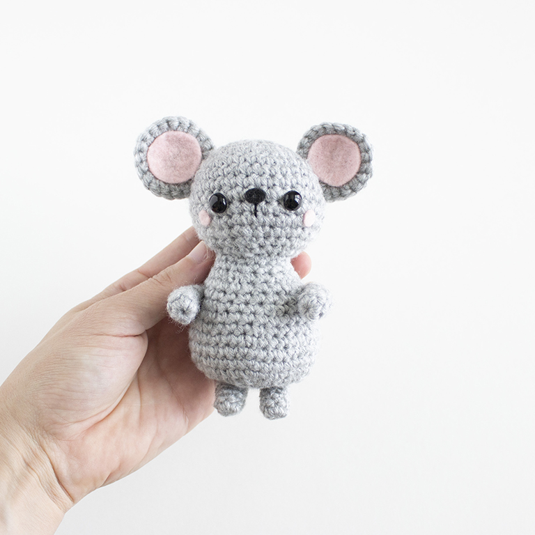 FRONT Christmas Mouse Crochet