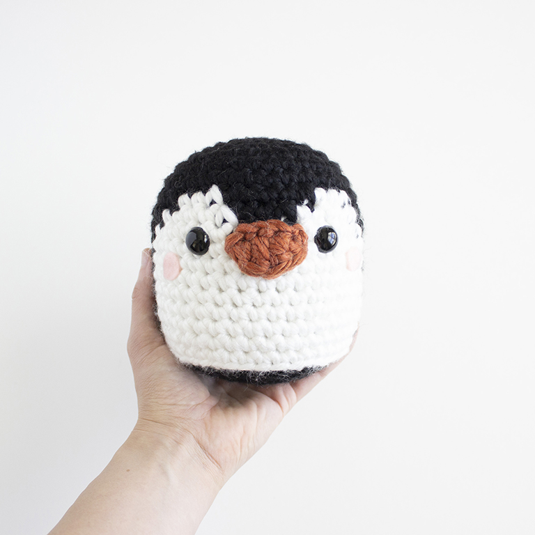 Free Cuddly Crochet Penguin BODY - 02 CHEEKS