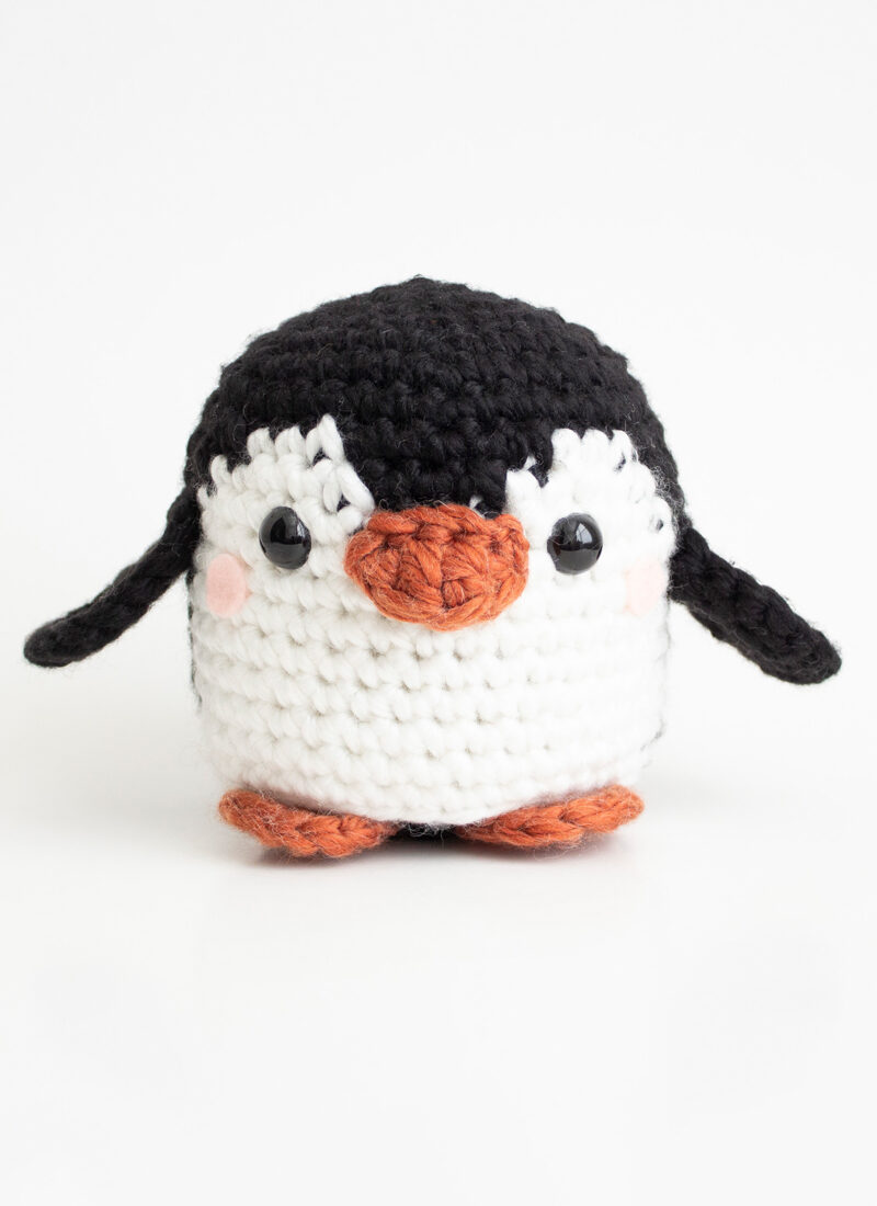 Free Cuddly Crochet Penguin FEATURE IMAGE - 01