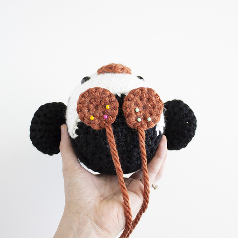 Free Cuddly Crochet Penguin FEET - 02