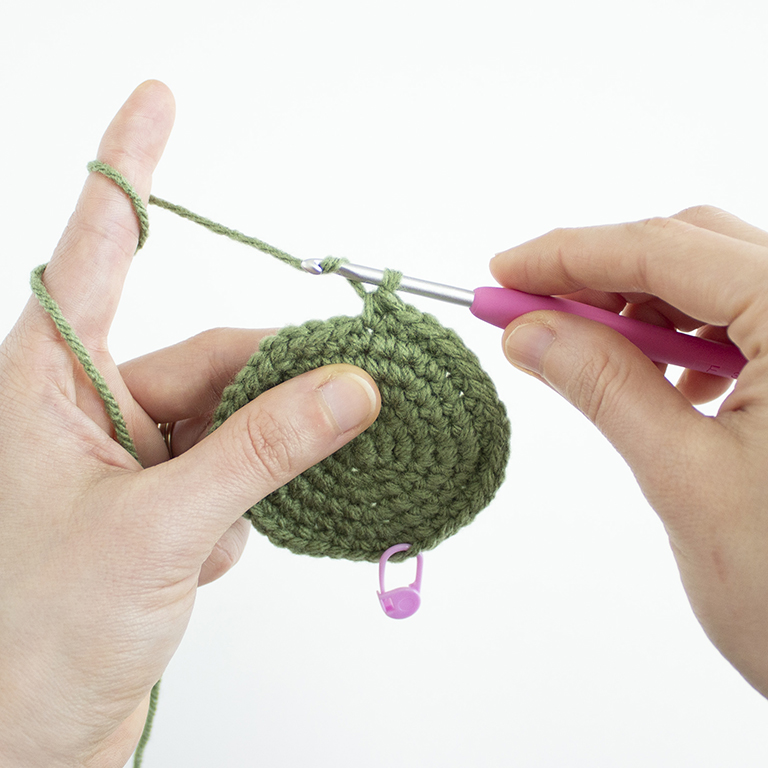 How to Crochet - Double Crochet (Dc) - 01