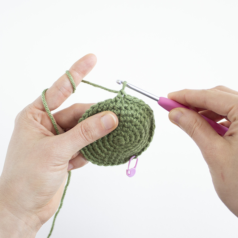 How to Invisible Decrease - Crochet Amigurumi - 04