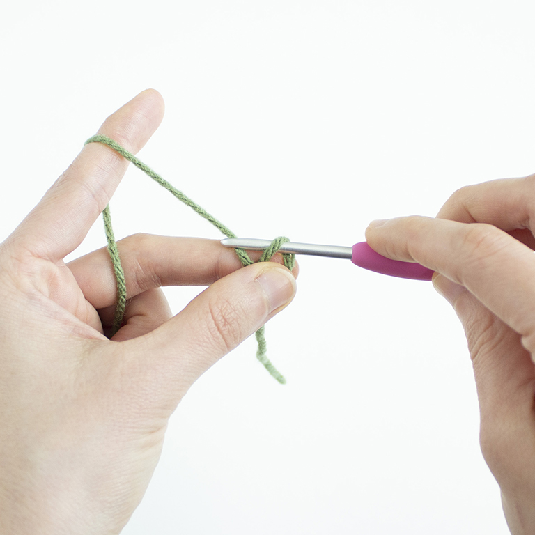 How to Crochet – Magic Ring (MR)