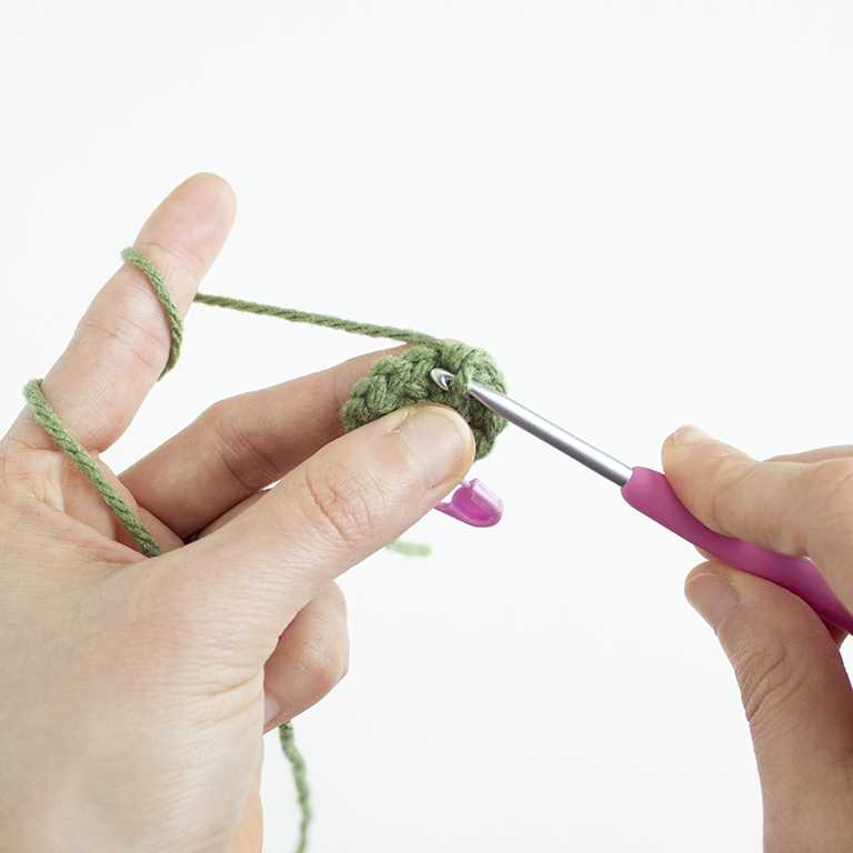 How to Crochet – Single Crochet (Sc)