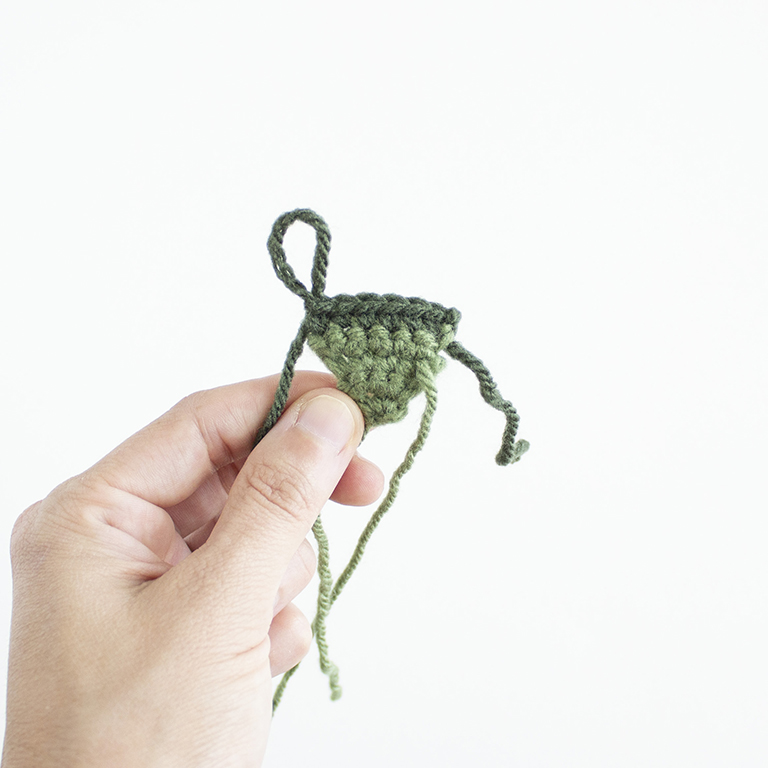 Free Crochet Snake Plant Amigurumi Pattern - LEAF VARIATIONS - LEAF BUILD - 03