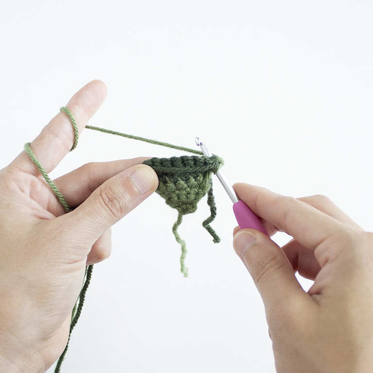Free Crochet Snake Plant Amigurumi Pattern - LEAF VARIATIONS - LEAF BUILD - 06