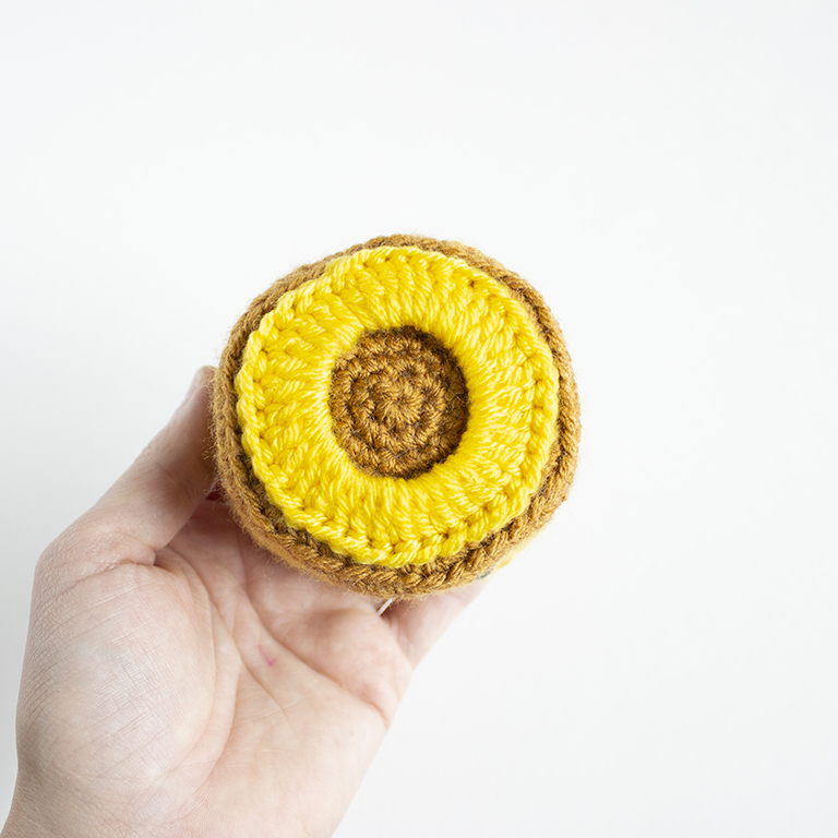 pineapple upside down cake amigurumi crochet pattern- pineapple ring - 20