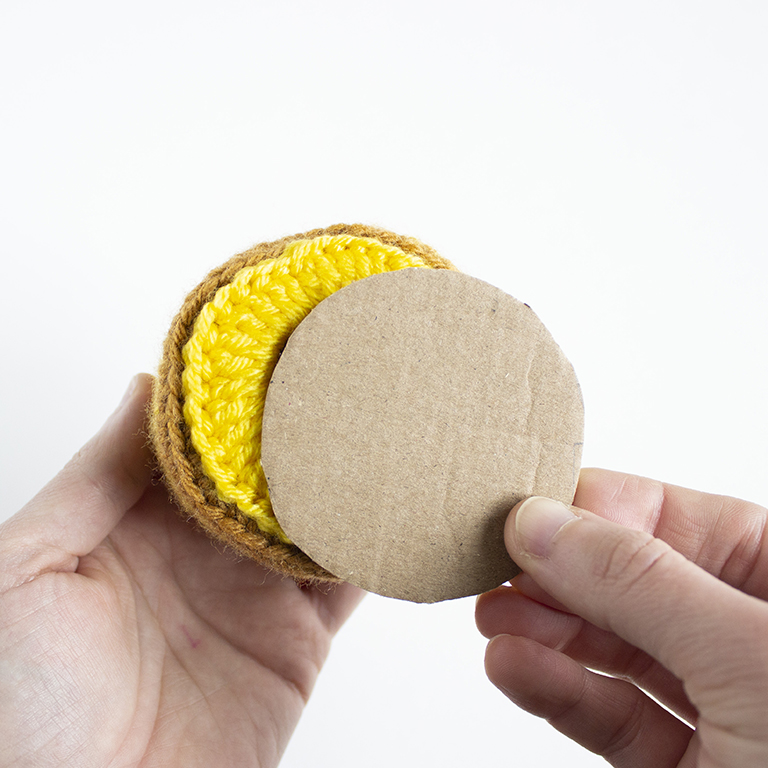 pineapple upside down cake amigurumi crochet pattern- cardboard - 22