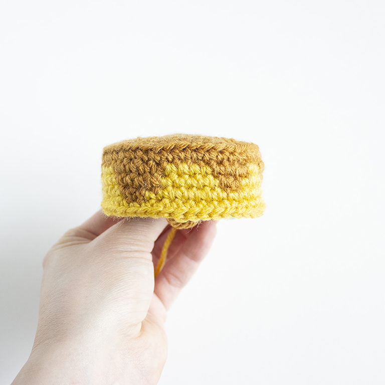 pineapple upside down cake amigurumi crochet pattern- cake - 04