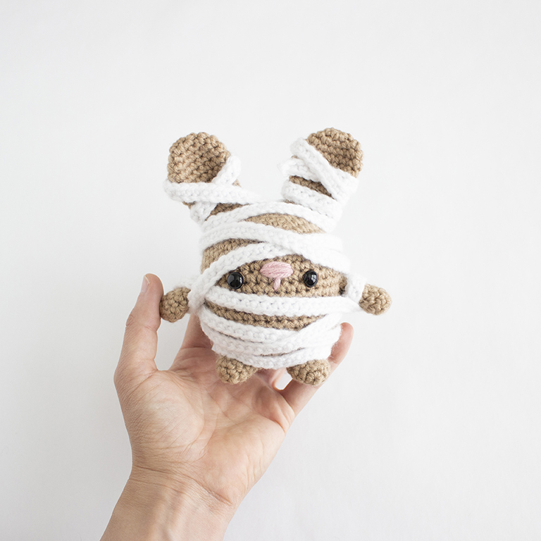 Halloween Crochet Chubby Bunny Amigurumi Mummy 01