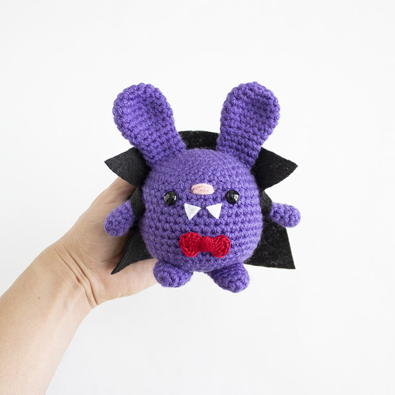 Halloween Crochet Chubby Bunny Amigurumi Vampire FANG 01