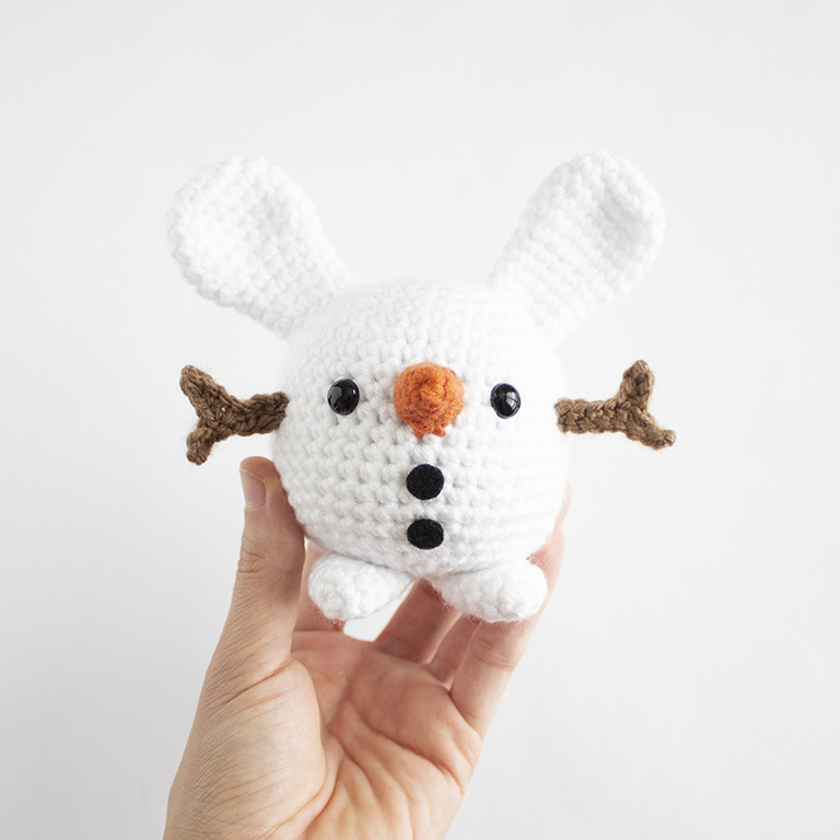 Free Crochet Christmas Snowman Bunny - Amigurumi Assembled Pieces - 01