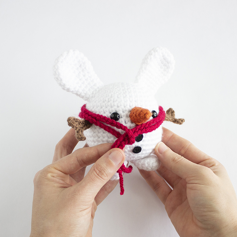 Free Crochet Christmas Snowman Bunny - Amigurumi Scarf - 02