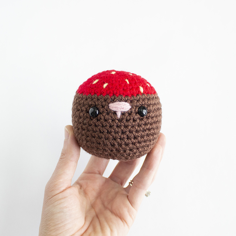 FREE Crochet Valentine’s Day Bunny- Chocolate Covered Strawberry Bunny Body
