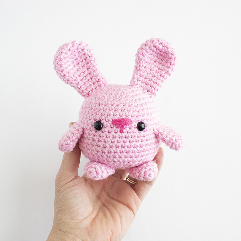 FREE Crochet Valentine’s Day Bunny - Conversation Heart Bunny - Plain