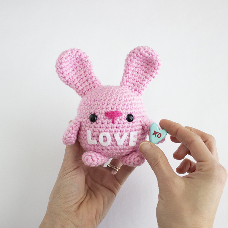 FREE Crochet Valentine’s Day Bunny - Conversation Heart Bunny - Felt Letters Hero 05 With Clay Heart