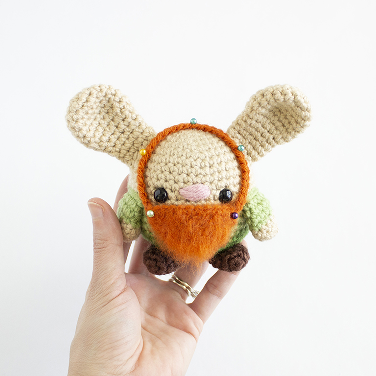 FREE Crochet St. Patricks Day Amigurumi Bunnies - Leprechaun Bunny - Beard Attach 1