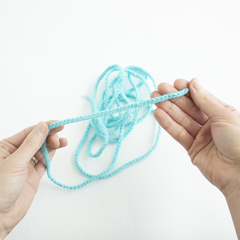 FREE Crochet St. Patricks Day Amigurumi Bunnies - Yarn Ball - Body Wrap 1