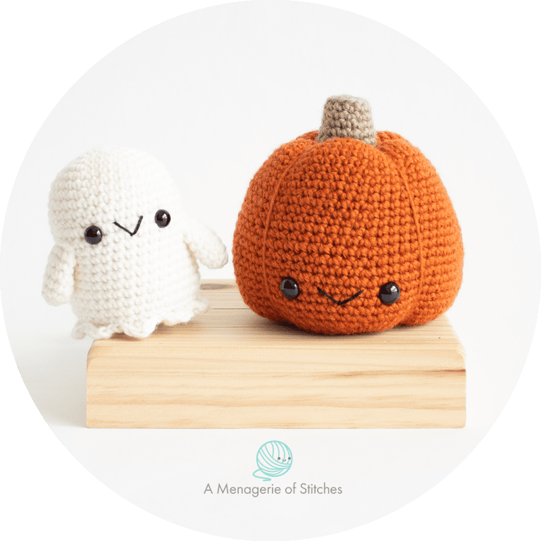 Hobbii Yarn Review - Friends Wool - Ghost and Pumpkin Watermarked Amigurumi 01