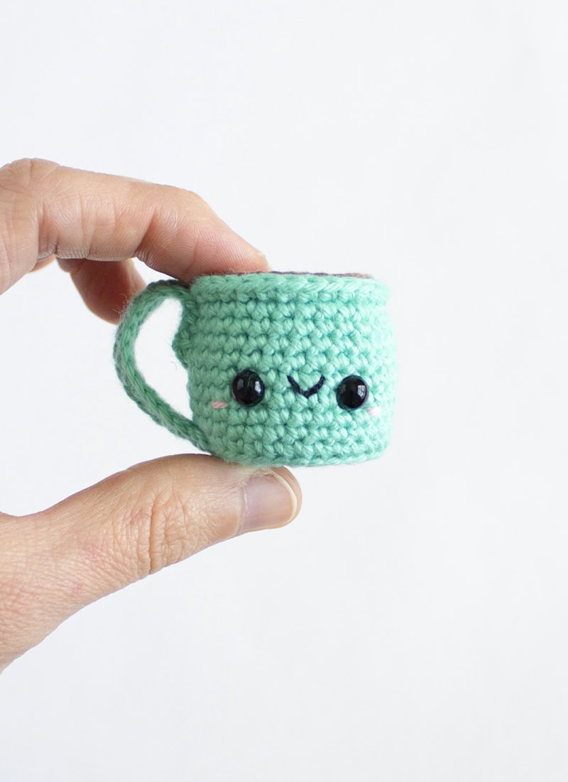 Cocoa Mug Feature 2 Free Christmas Crochet Pattern