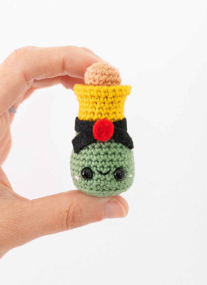 Free Champagne Bottle Crochet Pattern